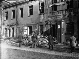 Demolishing Centre Street Market