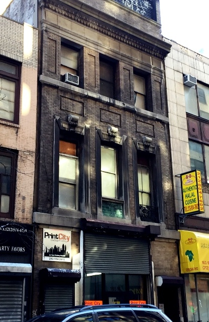 The old firehouse where fire cat Hero lived is still standing at 165 West 29th Street.