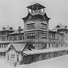 A new Erie Railroad terminal for its Pavonia Ferry opened in 1887. Besides the railroad and ferries, the complex was served by streetcars and the rapid transit Hudson and Manhattan Railroad (now PATH).