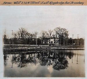 The Godwin mansion around 1905.