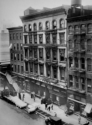 The Daily News lasted only 9 years at 23-25 Park Place, from 1921 to 1930. 