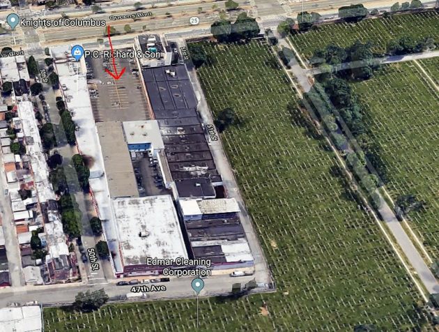 Here's an aerial view of the old Ruhe Wild Animal Farm site today. Notice how the long, triangular shape of the PC Richards store to the right matches the shape of the lot shown on the earlier maps above.