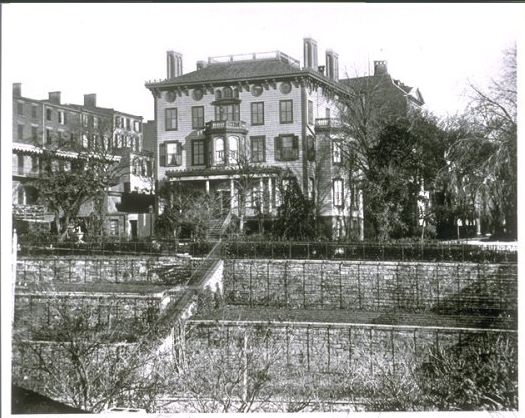 The Prentice mansion at 1 Grace Court in 1900. Brooklyn Public Library Digital Collections