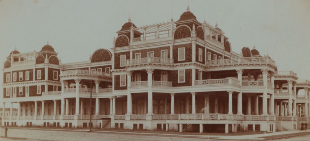 The New Concourse Park Hotel, 1904. NYPL Digital Collections