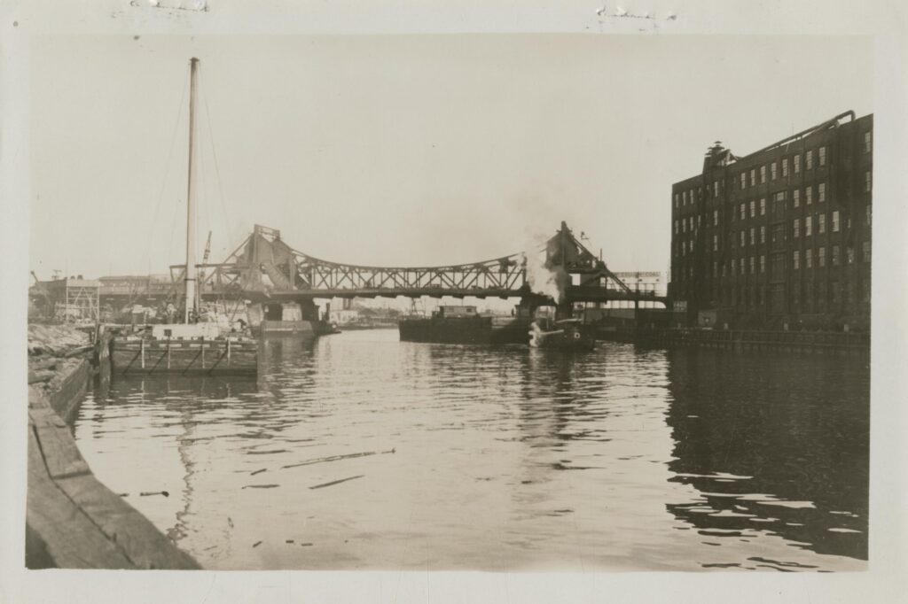 The Vernon Avenue Bridge around 1930. Queens Public Library